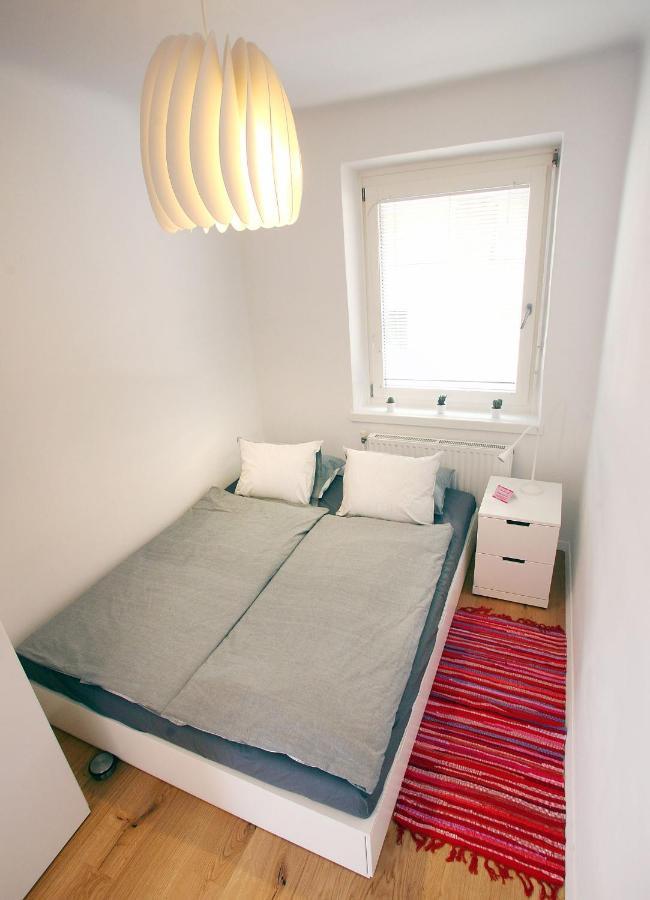 Quiet & Stylish In For 4 Guests Wien